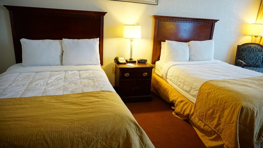 Hotel Ramada By Wyndham Wichita Airport Camera foto